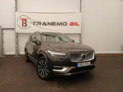 Grå Begagnad 2023 Volvo XC90 Plus SUV | 689 900 kr (Marknadspris)
