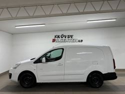 Vit Begagnad 2018 Peugeot Partner Minibuss | 149 500 kr