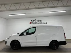 Vit Begagnad 2018 Peugeot Partner Minibuss | 149 500 kr