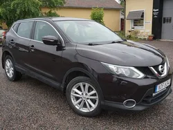 Lila Begagnad 2014 Nissan Qashqai SUV | 129 900 kr (Marknadspris)