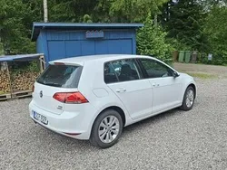 Vit Begagnad 2015 VW Golf VII Halvkombi | 110 000 kr (Marknadspris)