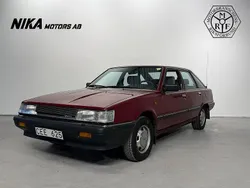 Mörkröd Begagnad 1985 Toyota Camry Sedan | 64 900 kr