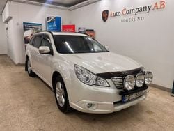 Vit Begagnad 2010 Subaru Outback SUV | 74 900 kr (Marknadspris)