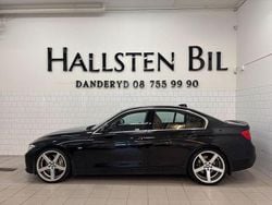 Svart Begagnad 2012 BMW 335 Luxury Line Sedan | 199 000 kr (Marknadspris)