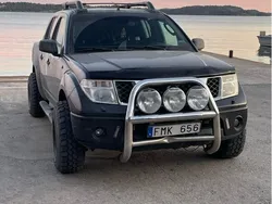 Grå Begagnad 2007 Nissan Navara Pickup | 75 000 kr (Dyr)