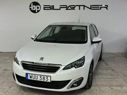 Vit Begagnad 2015 Peugeot 308 Allure Halvkombi | 119 900 kr (Marknadspris)
