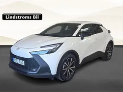 Vit Begagnad 2024 Toyota C-HR Style SUV | 379 900 kr (Marknadspris)