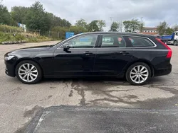 Vit (svart) Begagnad 2018 Volvo V90 Momentum Kombi | 138 000 kr (Bra pris)