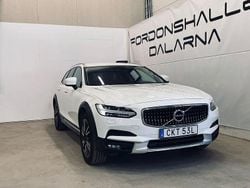 Vit Begagnad 2019 Volvo V90 CC Momentum Kombi | 329 900 kr (Marknadspris)