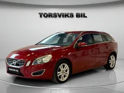 Röd Begagnad 2010 Volvo V60 Momentum Kombi | 79 900 kr (Marknadspris)