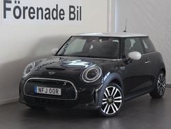 Svart Begagnad 2022 Mini Cooper SE Halvkombi | 219 000 kr (Marknadspris)