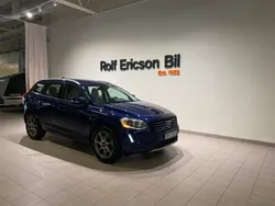 Blå Begagnad 2015 Volvo XC60 Business Edition SUV | 199 500 kr (Marknadspris)