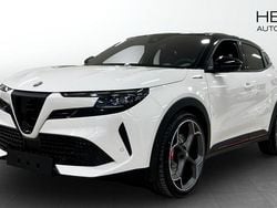 Vit (white) Ny 2025 Alfa Romeo Junior Veloce SUV | 507 800 kr (Marknadspris)