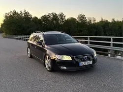 Svart Begagnad 2016 Volvo V70 Momentum Kombi | 110 000 kr (Marknadspris)