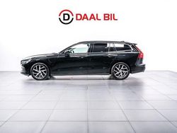 Svart Begagnad 2020 Volvo V60 Momentum Kombi | 229 700 kr (Marknadspris)