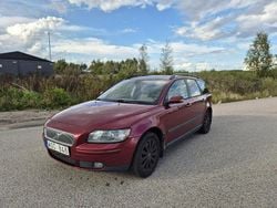 Röd Begagnad 2005 Volvo V50 Kinetic Kombi | 15 000 kr (Bra pris)