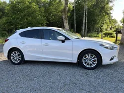 Vit Begagnad 2018 Mazda 3 Inclusive Halvkombi | 153 000 kr (Marknadspris)
