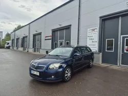 Mörkblå Begagnad 2006 Toyota Avensis Kombi | 39 900 kr (Marknadspris)