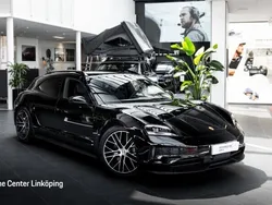 Svart Begagnad 2025 Porsche Taycan Sport Turismo Sedan | 1 125 000 kr