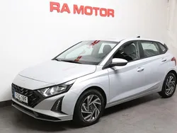 Grå Begagnad 2024 Hyundai i20 Essential Halvkombi | 229 900 kr (Marknadspris)