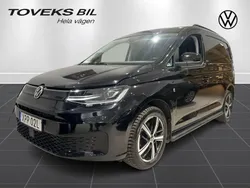 Svart (deep black pärleffekt) Begagnad 2022 VW Caddy Minibuss | 319 000 kr (Marknadspris)