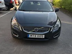 Grå Begagnad 2013 Volvo V60 Momentum Kombi | 88 000 kr (Bra pris)