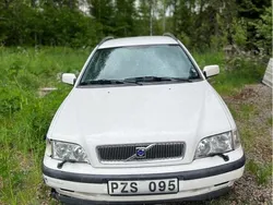 Vit Begagnad 2000 Volvo V40 Kombi | 4 000 kr