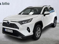 Vit Begagnad 2024 Toyota RAV4 Hybrid Active SUV | 389 900 kr (Bra pris)