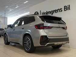 Grå/silver Ny 2024 BMW iX1 M Sport SUV | 665 600 kr