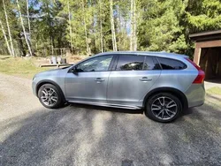 Silver Begagnad 2018 Volvo V60 CC Standard Kombi | 163 000 kr (Dyr)