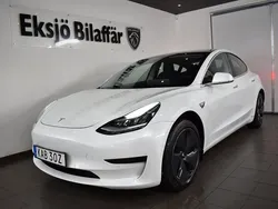 Vit Begagnad 2020 Tesla Model 3 Standard Range Plus Sedan | 254 500 kr (Marknadspris)