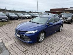 Mörkblå Begagnad 2020 Toyota Camry Sedan | 279 900 kr (Lite dyr)