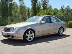Ljusbrun (brun) Begagnad 2002 Mercedes E500 Sedan | 50 000 kr
