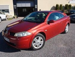 Mörkröd Begagnad 2004 Renault Mégane Cabriolet Cab | 32 900 kr (Marknadspris)