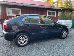 Svart Begagnad 2005 Seat Leon Halvkombi | 23 000 kr (Bra pris)
