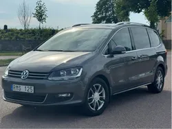 Grå Begagnad 2013 VW Sharan Minibuss | 79 000 kr (Dyr)