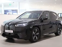 Svart Begagnad 2023 BMW iX Comfort Edition SUV | 849 000 kr