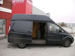 Svart Begagnad 2005 Mercedes Vito Minibuss | 49 900 kr