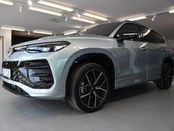 Silver (oyster silver metallic) Begagnad 2025 VW Tayron R-line Edition SUV | 699 800 kr
