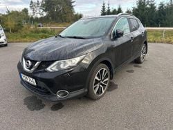 Svart Begagnad 2014 Nissan Qashqai Tekna SUV | 50 000 kr