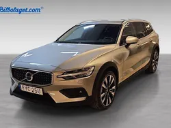 Silver Begagnad 2023 Volvo V60 CC Plus Kombi | 444 900 kr (Dyr)