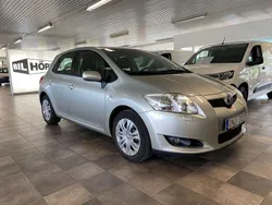Silver Begagnad 2007 Toyota Auris Halvkombi | 54 000 kr (Marknadspris)