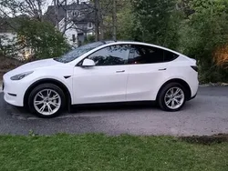 Vit Begagnad 2022 Tesla Model Y Long Range SUV | 365 000 kr (Superpris)