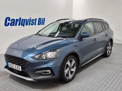 Blå (blå metallic) Begagnad 2022 Ford Focus Active Kombi | 229 000 kr (Marknadspris)