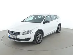 Vit Begagnad 2016 Volvo V60 CC Summum Kombi | 228 000 kr (Marknadspris)