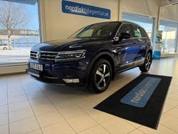 Mörkblå Begagnad 2017 VW Tiguan Executive SUV | 239 900 kr (Marknadspris)