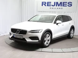 Vit Begagnad 2021 Volvo V60 CC SE Kombi | 254 500 kr (Marknadspris)