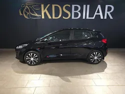 Svart Begagnad 2018 Ford Fiesta Trend Halvkombi | 99 500 kr (Marknadspris)