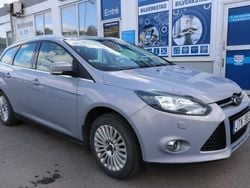 Grå Begagnad 2013 Ford Focus Titanium Kombi | 64 900 kr (Marknadspris)
