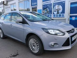 Grå Begagnad 2013 Ford Focus Titanium Kombi | 64 900 kr (Marknadspris)